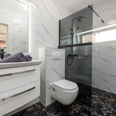 Weiss 1 Villa *