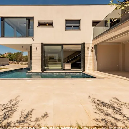 Weiss 1 Villa Vir